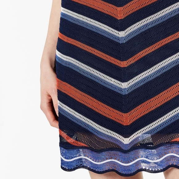 Karen Millen Blue & Orange Stripe Chevron Lightweight Knit Scallop Hem Dress - Picture 6 of 12